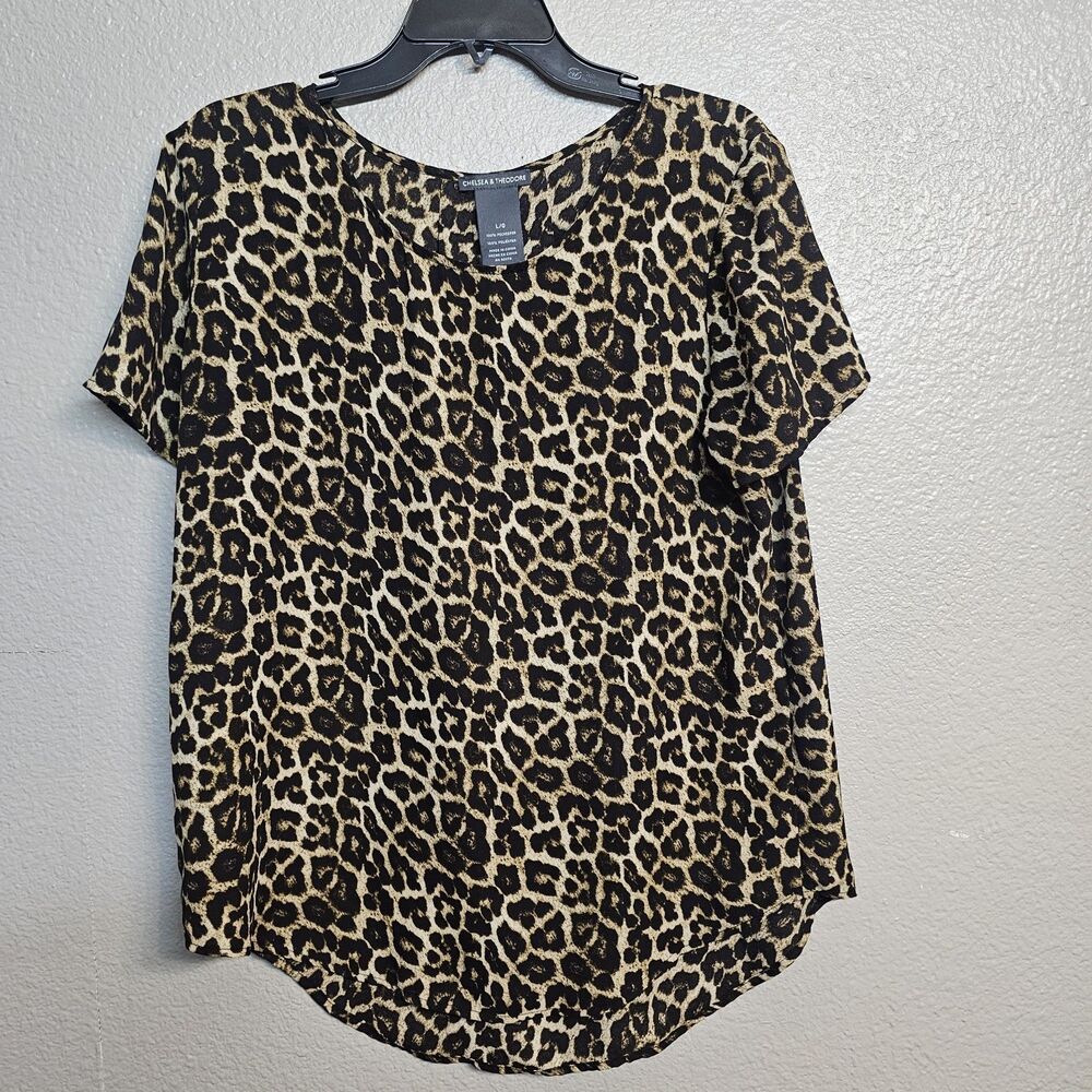 Chelsea & Theodore Leopard Print Blouse Women's Large Short Sleeve Trendy FF791